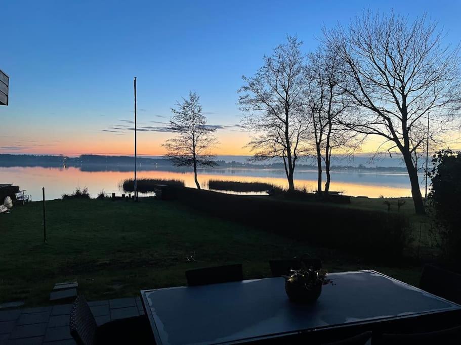 Huset Ved Soen Taet Pa Herning Og Mch Og Boxen 90 M2 Sunds Exteriör bild