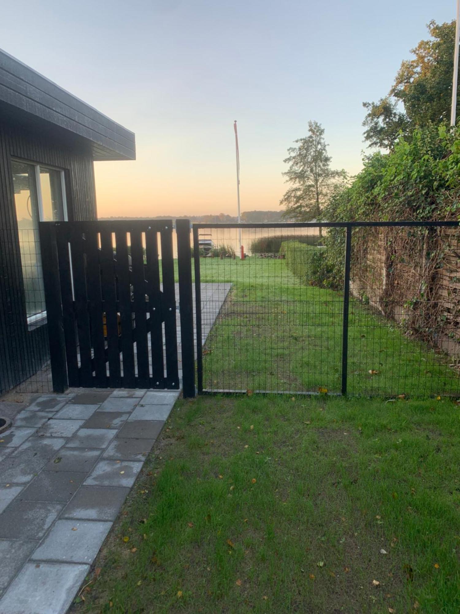 Huset Ved Soen Taet Pa Herning Og Mch Og Boxen 90 M2 Sunds Exteriör bild