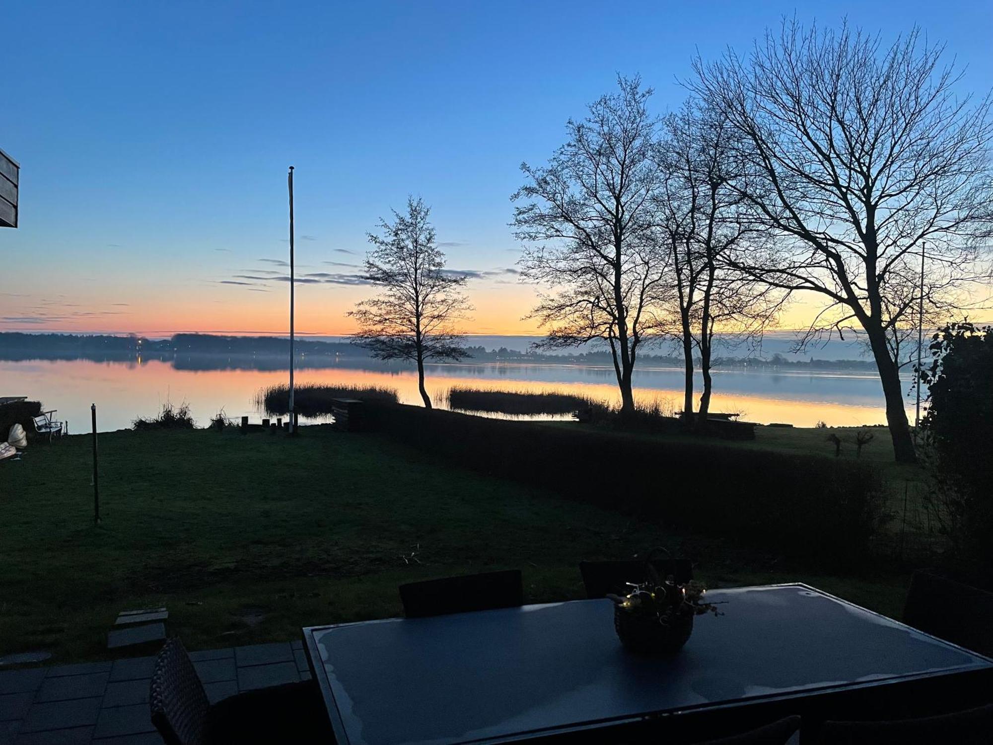 Huset Ved Soen Taet Pa Herning Og Mch Og Boxen 90 M2 Sunds Exteriör bild
