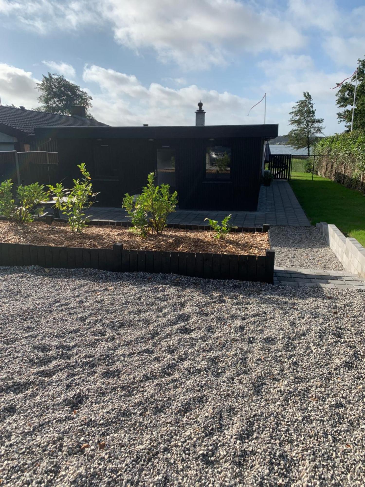 Huset Ved Soen Taet Pa Herning Og Mch Og Boxen 90 M2 Sunds Exteriör bild