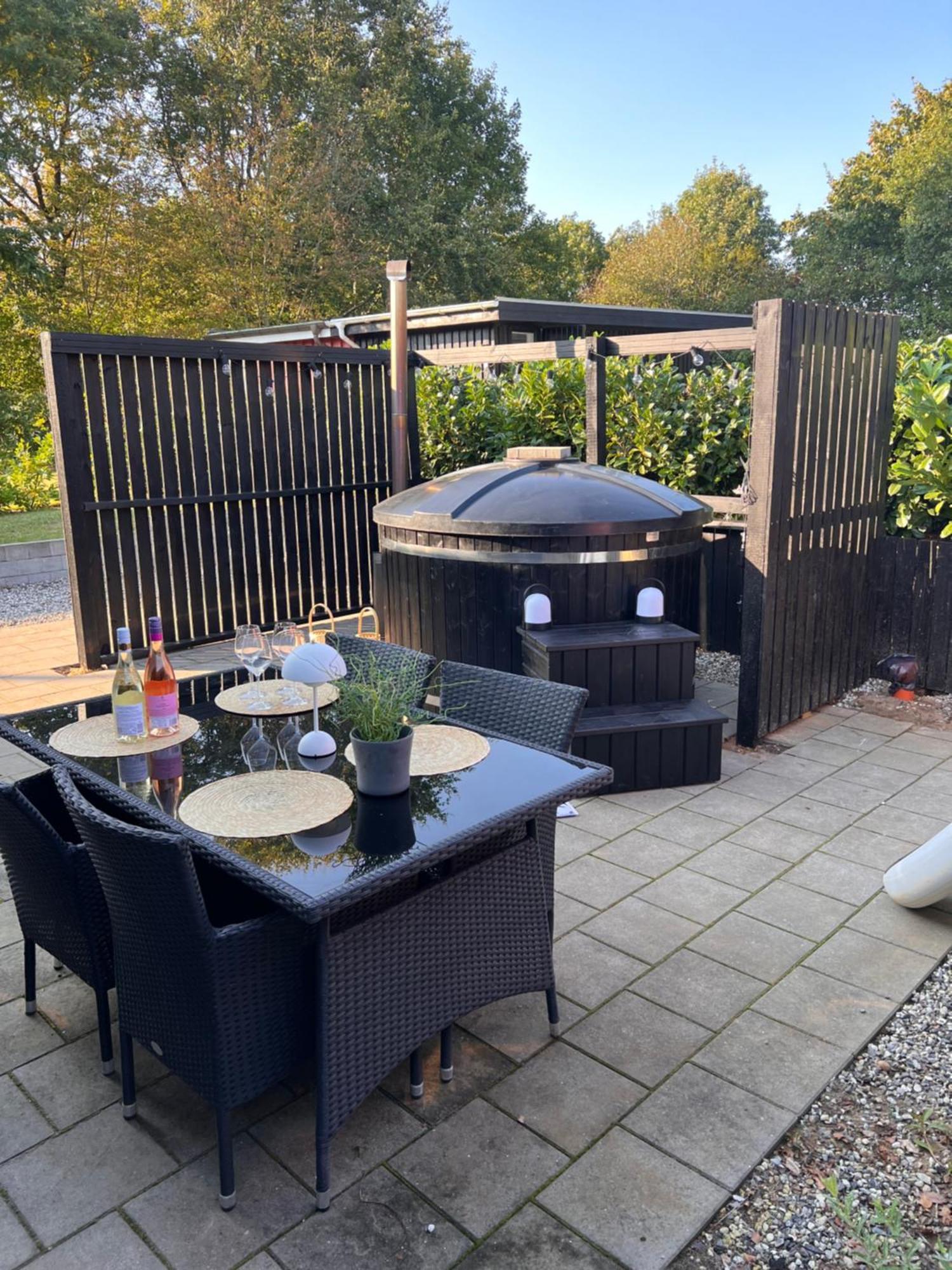 Huset Ved Soen Taet Pa Herning Og Mch Og Boxen 90 M2 Sunds Exteriör bild